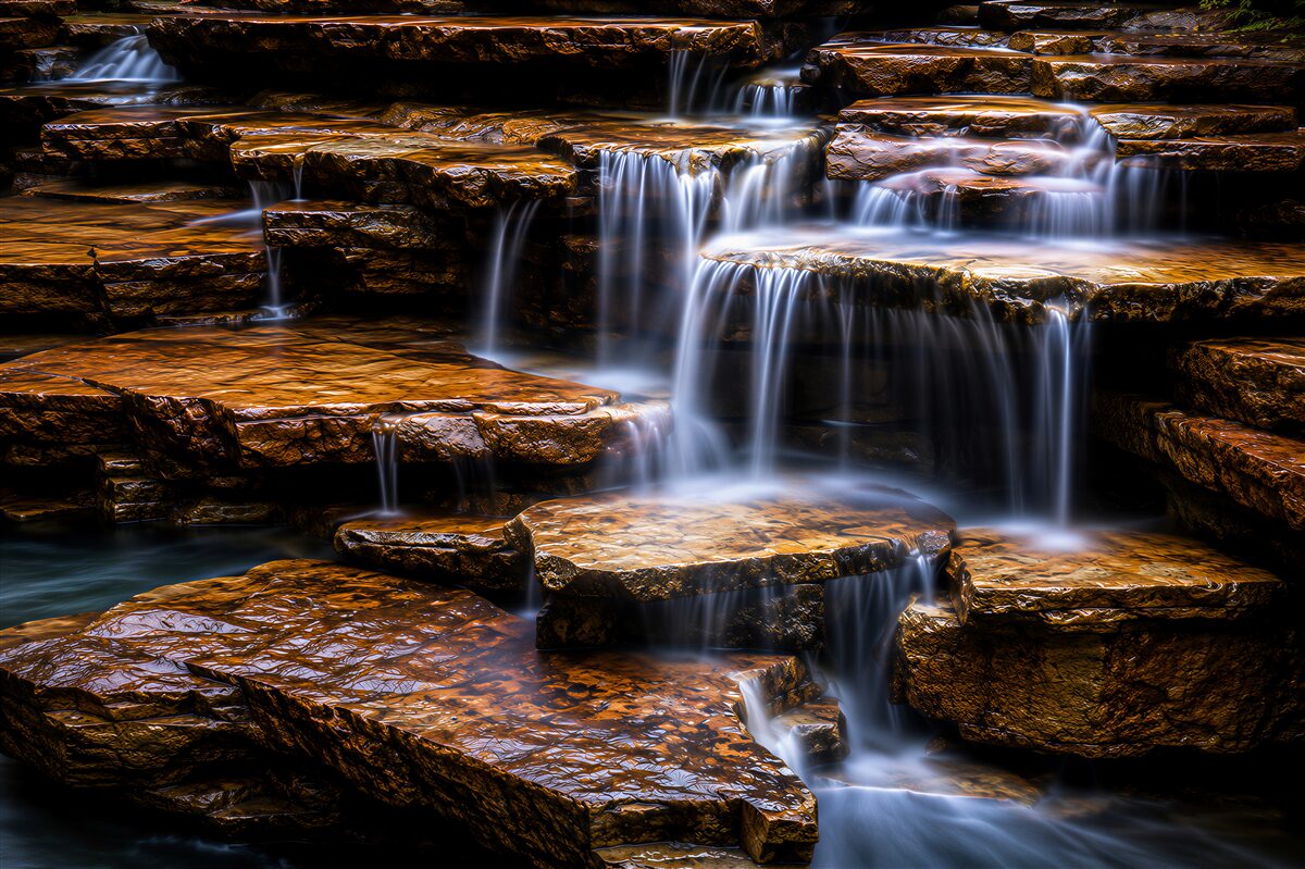 Papier peint cascade de chutes d'eau avec des pierres