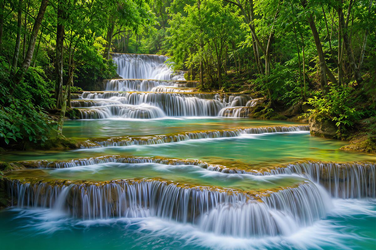 Papier peint grande cascade avec eau azur