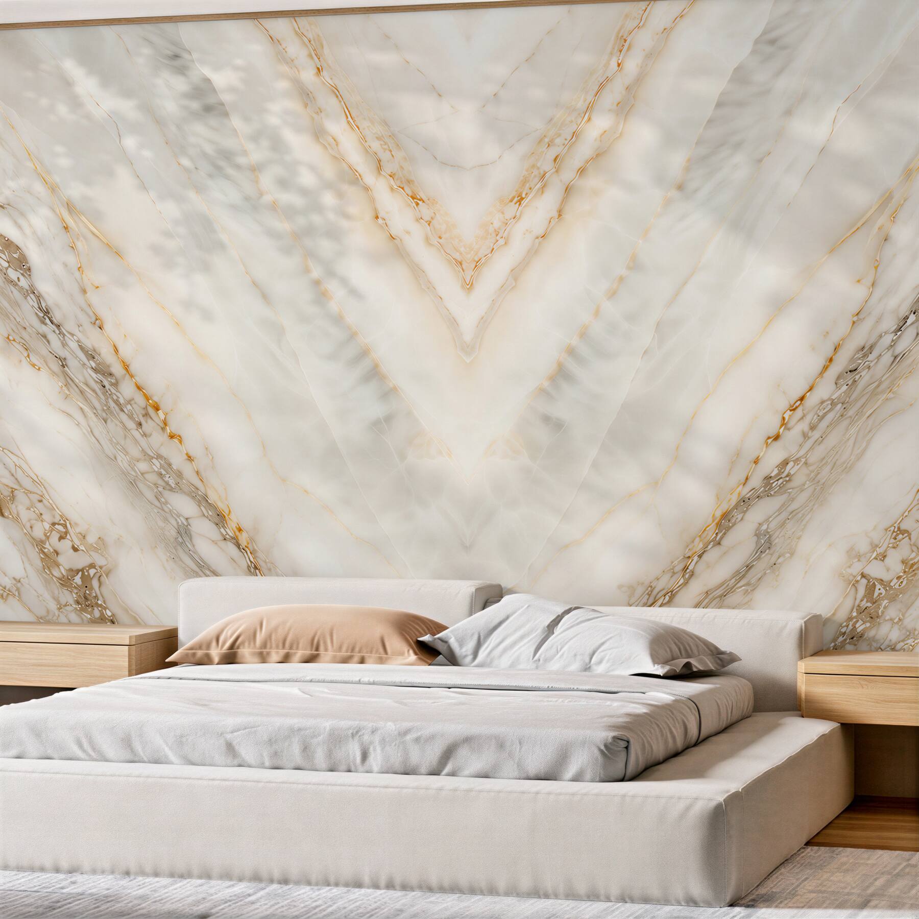 Papier peint marbre blanc avec des veines dorées motif symétrique glamour