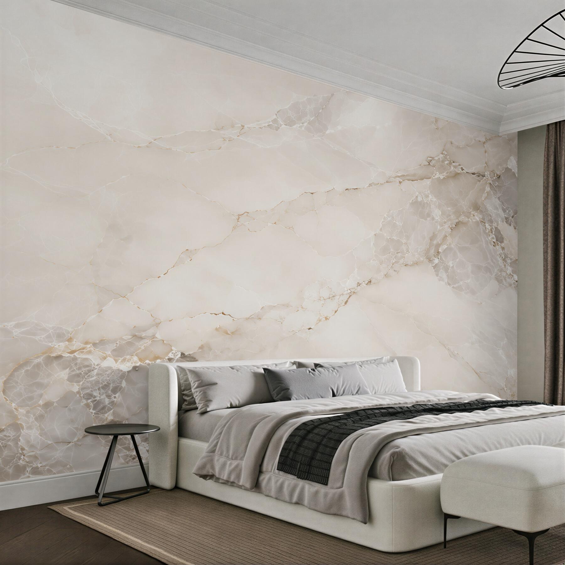 Papier peint marbre crème avec des veines dorées élégant pour le salon
