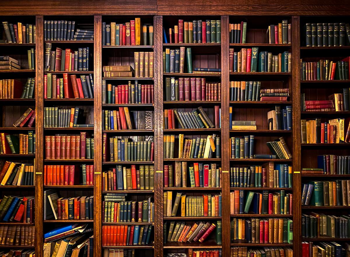 Papier peint réservez une grande bibliothèque
