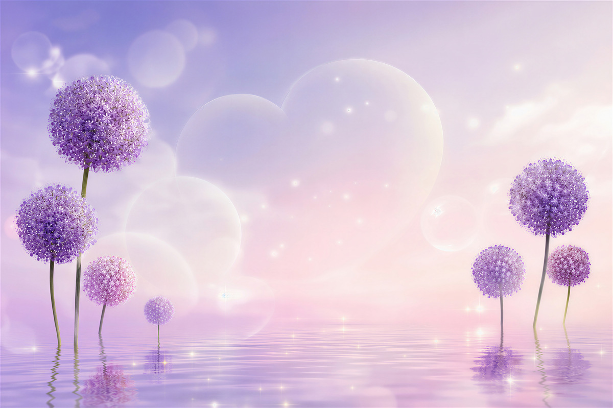 Papier peint fleurs violettes sur fond d'eau et de cœurs