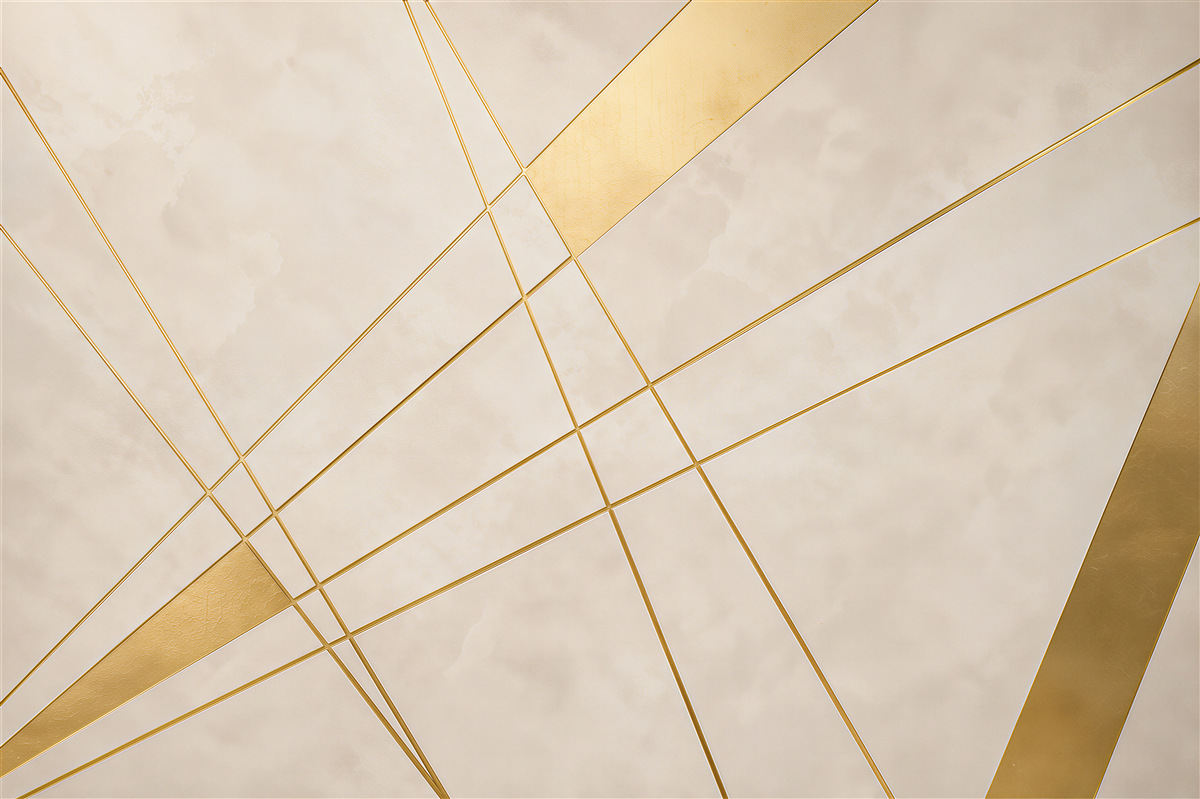 Papier peint lignes géométriques beige et doré abstraction moderne pour le salon